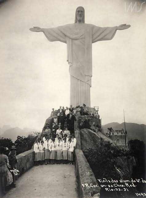 foto rara doc rtisto redentor rio de janeiro - Em 2022 Cristo Redentor faz 91 anos! Afinal foi um presente da França para o Brasil ou não?
