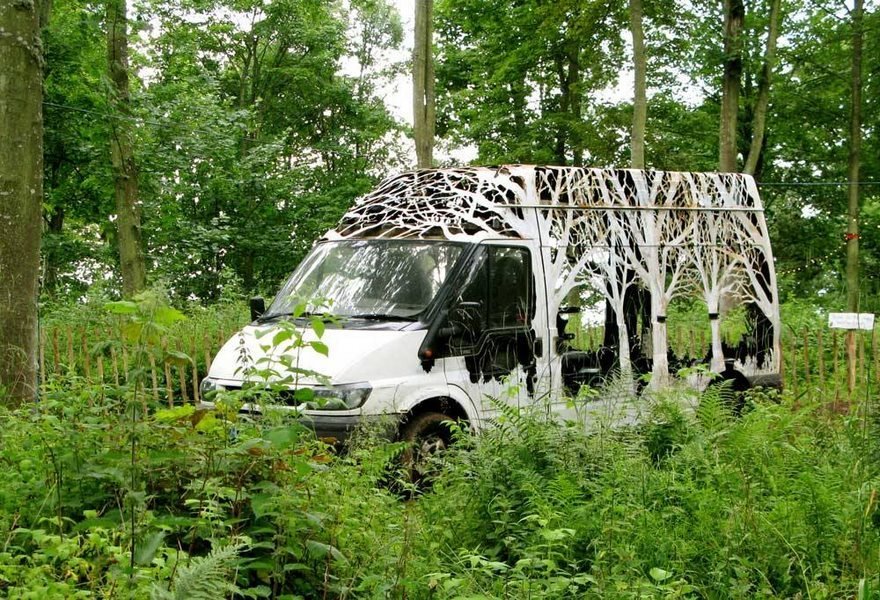 forests cut transit nature delivers dan rawlings 19 - Artista faz recortes em objetos inimagináveis