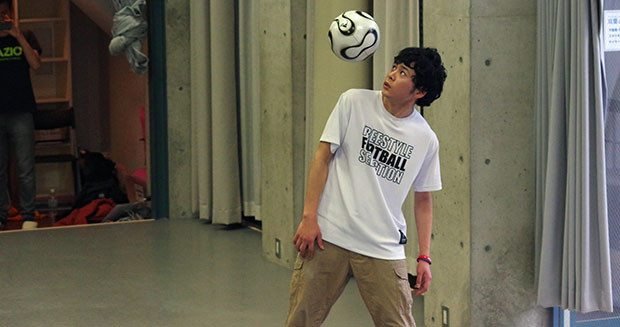 japones habilidoso recorde embaixadinha - Japoneses também são habilidosos com a bola