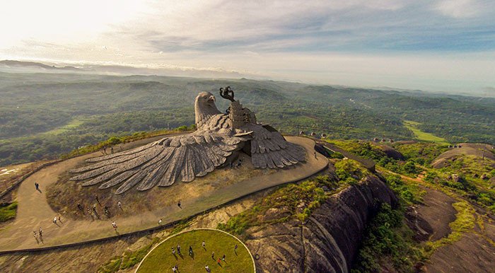 largest bird statue jadayupara jatayu earth centre india 4 5cb990b0b1a93  700 - Artista passou 10 Anos criando a escultura de pássaro mais alto do mundo