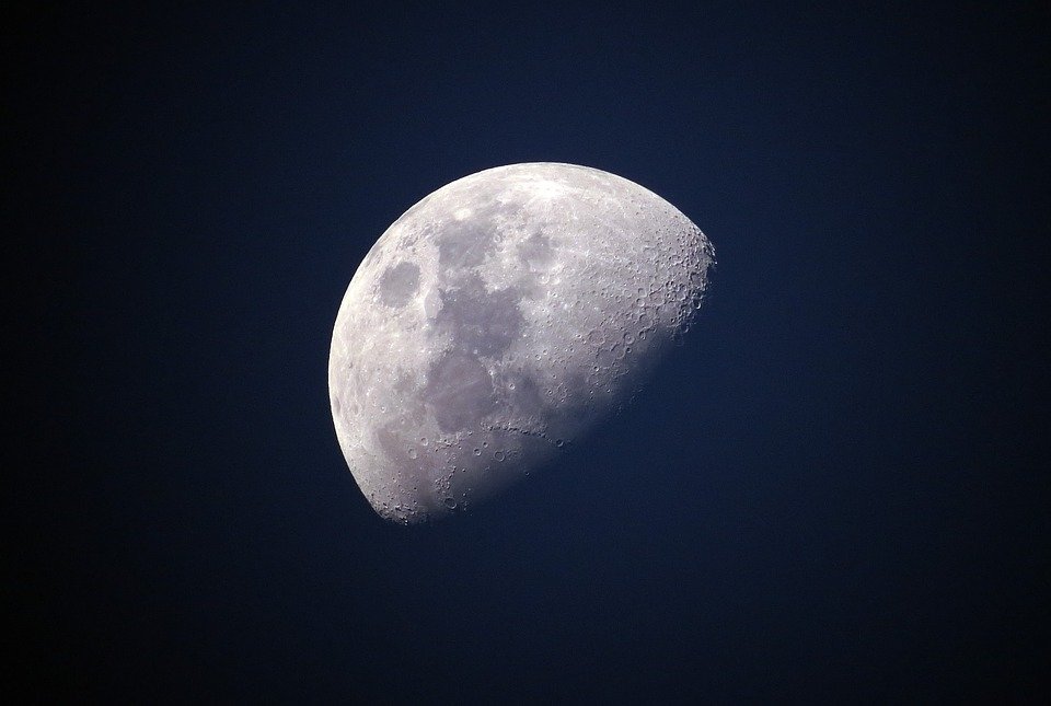 lua close perto aproximação - Sonda chinesa se depara com um gel estranho no lado oculto da Lua