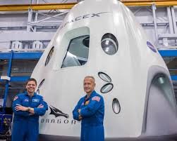 crew dragon apace x capsulaastronauta lua - Reveja o lançamento SpaceX/NASA dos americanos na Crew Dragon