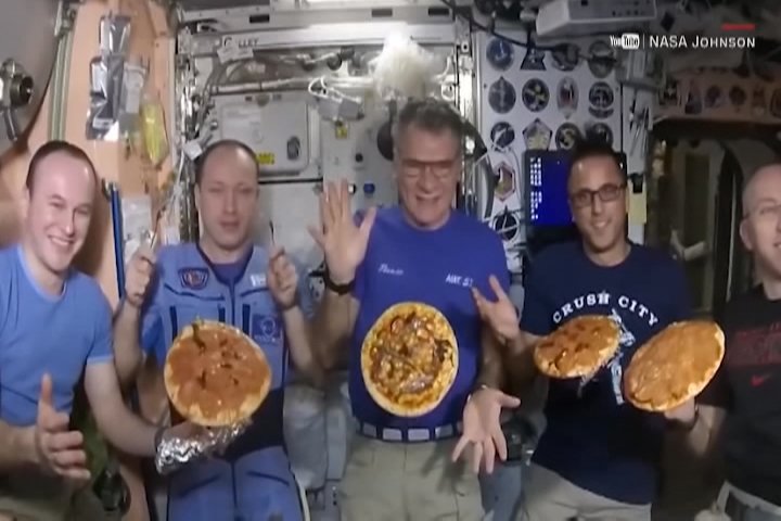pizza hut delivery primeira entrega comida no espaco 11 - Delivery espacial - A primeira entrega fora do Planeta Terra